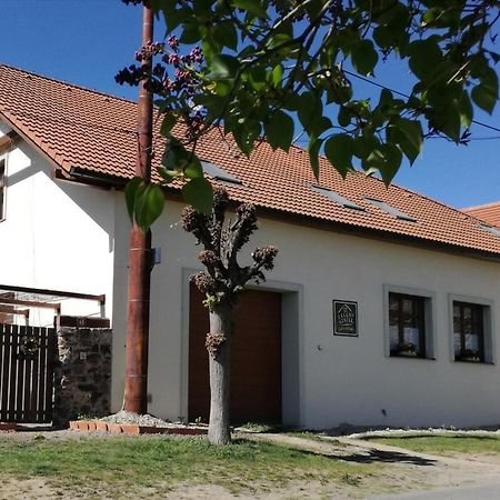 Zeleny Statek Daire Bzova Dış mekan fotoğraf