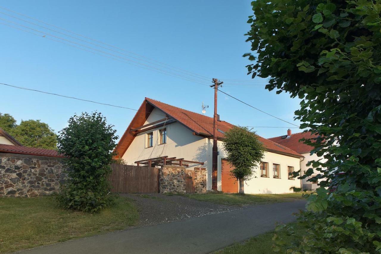 Zeleny Statek Daire Bzova Dış mekan fotoğraf